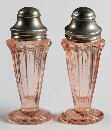 Sierra Pink Footed Shaker Set & Metal Lids