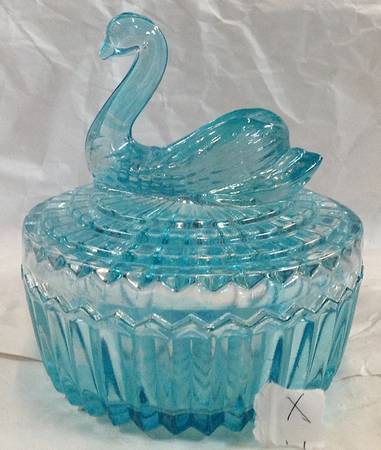 Jeannette Animals & Figurines Swan Powder/Lipstick Jar & Lid