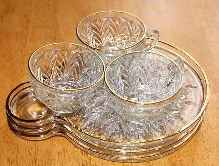 Feather (Gold Trim) Snack Plate & Cup Set