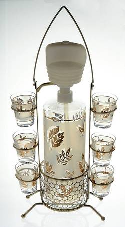 Golden Foliage Liquor Bottle Set (Bottle, 6 Shots & Metal Stand)