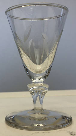 3004 Cordial Glass