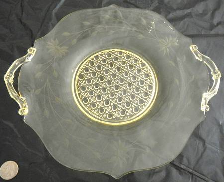 LAC15 Handled Cake Plate