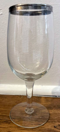 Platinum Elegance Wine Glass