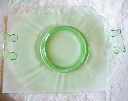 Truman Green Handled Cake Plate