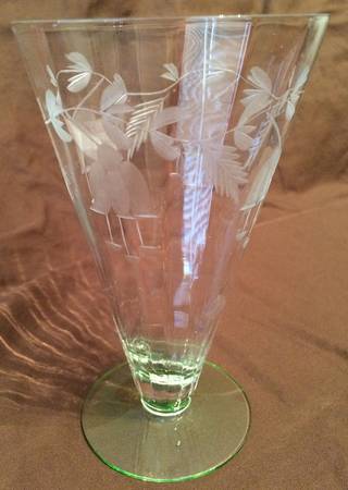1927-1 Footed Tumbler