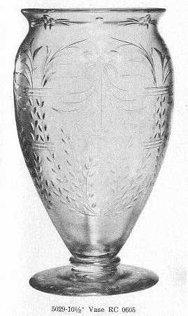 Cut 0605 10" Footed Vase