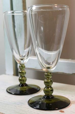 Knob Hill Olive Green Juice Glass