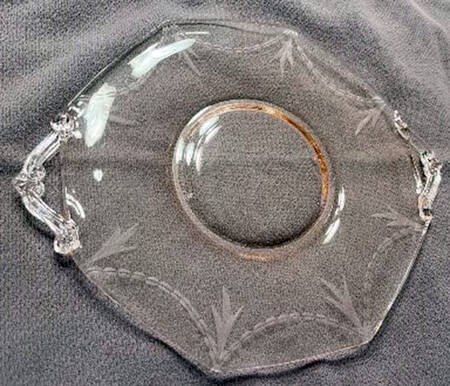 924-2 Handled Cake Plate
