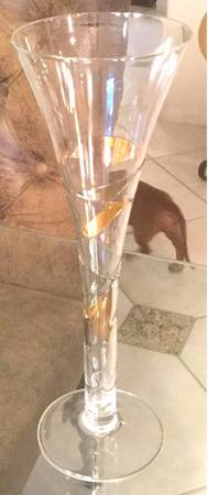 L1U3 Fluted Champagne