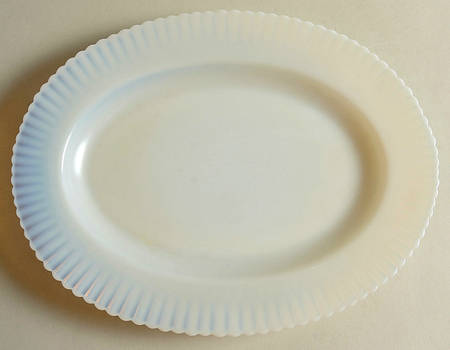 Petalware Monax (White) 13" Oval Platter