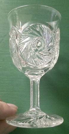 Aztec Clear Wine Glass