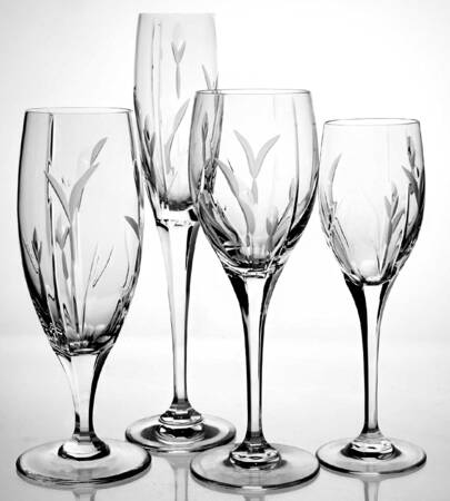 Calla Lily 32 Piece Estate Set