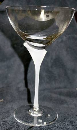 Classic Flair Frosted White Champagne/Tall Sherbet