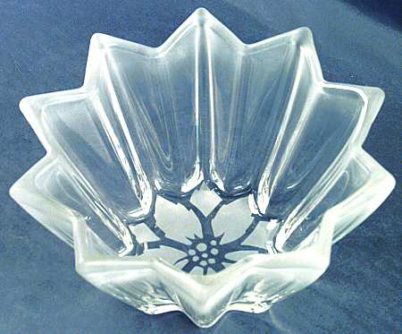 Poinsettia 7" Round Bowl
