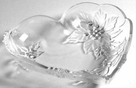 Poinsettia 6" Heart Bowl