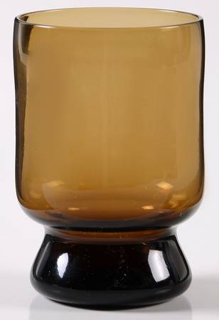Pueblo Nutmeg Brown Wine Glass