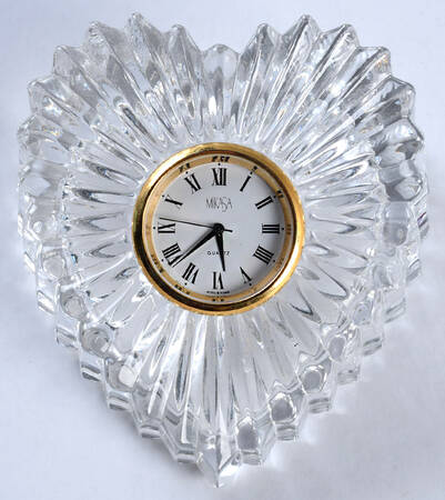 Diamond Fire Heart Shape Quartz Clock