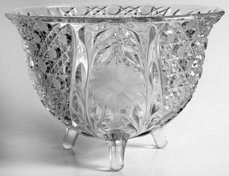 Innovation 410 9" 3-Toed Footed Bowl