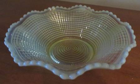Ribbed Spiral White Opalescent 8" Round Crimped Bowl