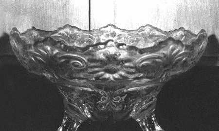 Puritan Clear 9" 3-Toed Footed Bowl