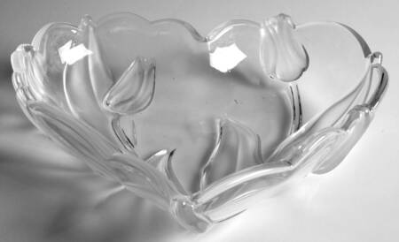 Tulips Satin 9" Heart Bowl