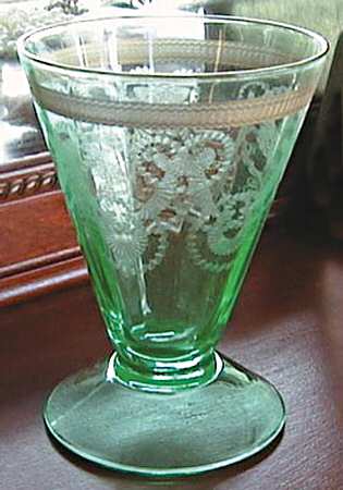 Necklace Green Gold (7659) Footed Tumbler