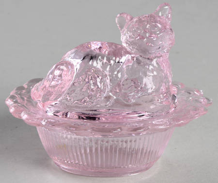 Animals & Figurines #235 Kitten on Basket