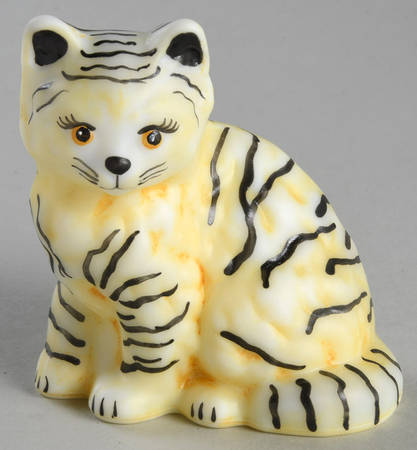 Animals & Figurines #123 Kitten