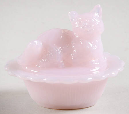 Animals & Figurines #235 Kitten on Basket