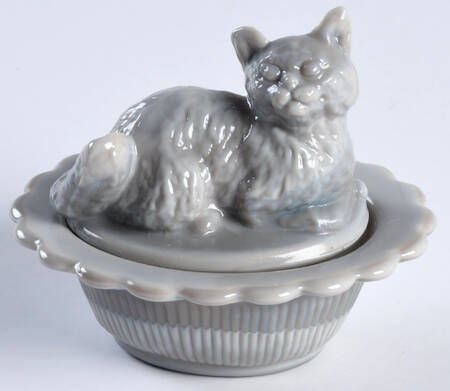 Animals & Figurines #235 Kitten on Basket