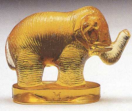 Animals & Figurines #166 Small Elephant with Trunk Out