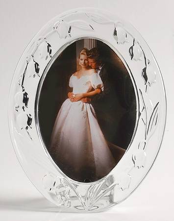Bridal Lily Oval Picture Frame