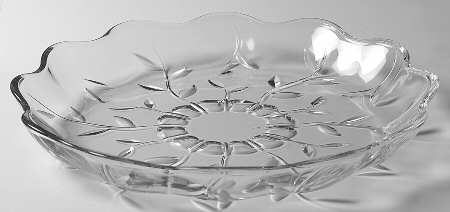Autumn Vine 15" Round Scalloped Platter