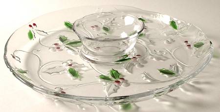 Merry Holly Chip & Dip Set