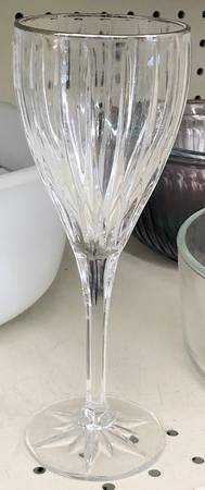 Tiara (Platinum Trim) Wine Glass