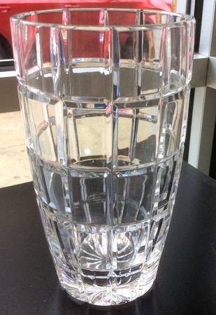 Metropolis 8" Flower Vase