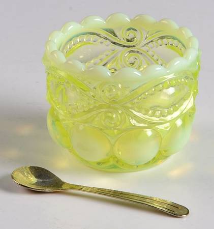 Eye Winker Vaseline Opal by Mosser (Ohio)