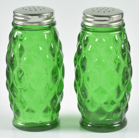 Elizabeth Hunter Green Shaker Set w/Metal Lids