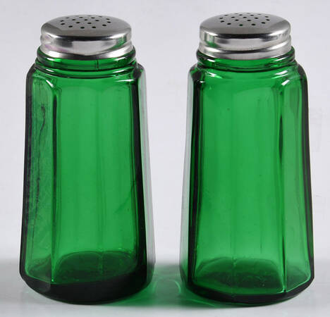 Hunter Green Shaker Set w/Metal Lids