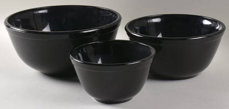 Black Raspberry Set of 3 Mixing Bowls (8", 7" & 5" Diameter)