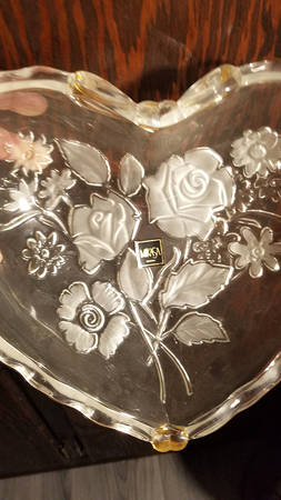 Golden Bouquet Heart Shape Plate
