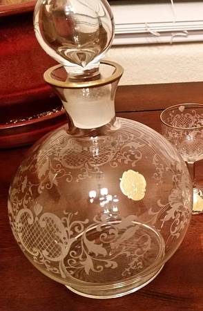 MZQ1 Decanter & Stopper