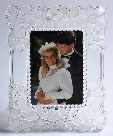 Galerie Rahmen Frame-Holds 5" X 7" Photo