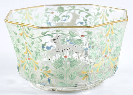 Canine and Foliate-Green Finger Bowl