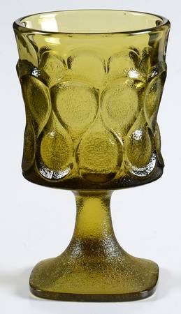 Spotlight-Antique Gold Wine Glass