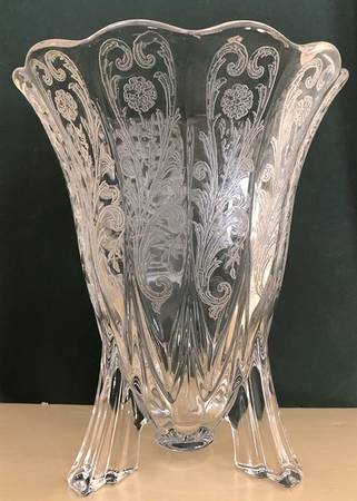 Canterbury-Clear 7" Flared Vase