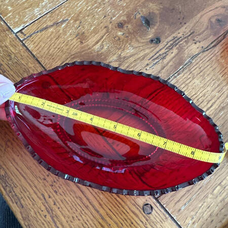 Radiance Ruby (No Trim) 9" Oval Celery