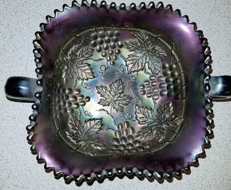 Grape and Cable Amethyst Handled Bon Bon