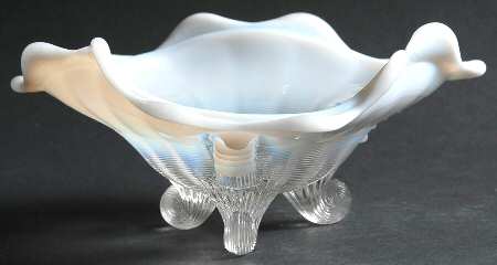 Klondyke-White Opalescent 7" 3-Toed Triangular Bowl