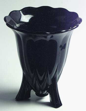 Janice-Black 7" Flared Vase